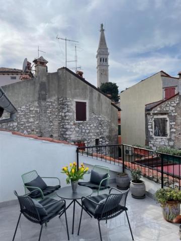 Deluxe Apartment Casa Flores With Sea View & Terrace Rovinj Luaran gambar