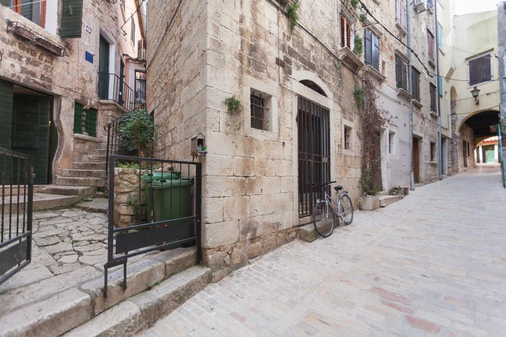 Deluxe Apartment Casa Flores With Sea View & Terrace Rovinj Luaran gambar